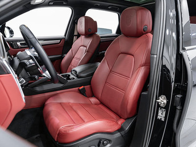 صورة 10 لـ 2022 Porsche CAYENNE