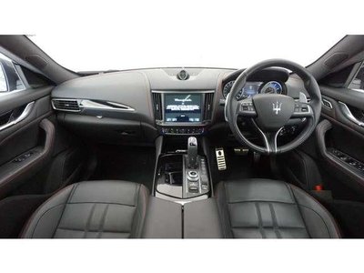 صورة 8 لـ 2022 Maserati LEVANTE