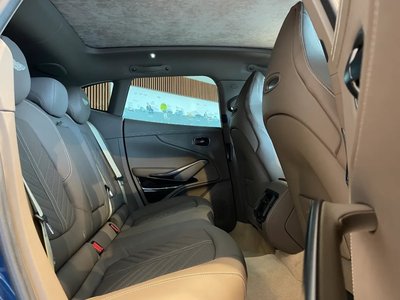 صورة 9 لـ 2026 Aston Martin DBX