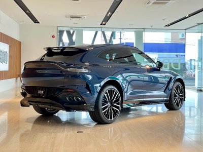 صورة 11 لـ 2026 Aston Martin DBX