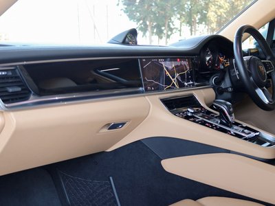 PORSCHE PANAMERA - 6