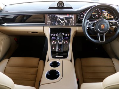 PORSCHE PANAMERA - 4