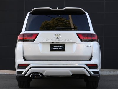 TOYOTA LAND CRUISER 300 - 8