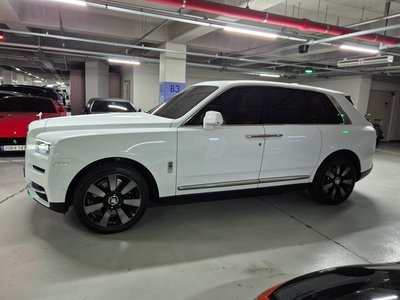 ROLLS-ROYCE CULLINAN - 5