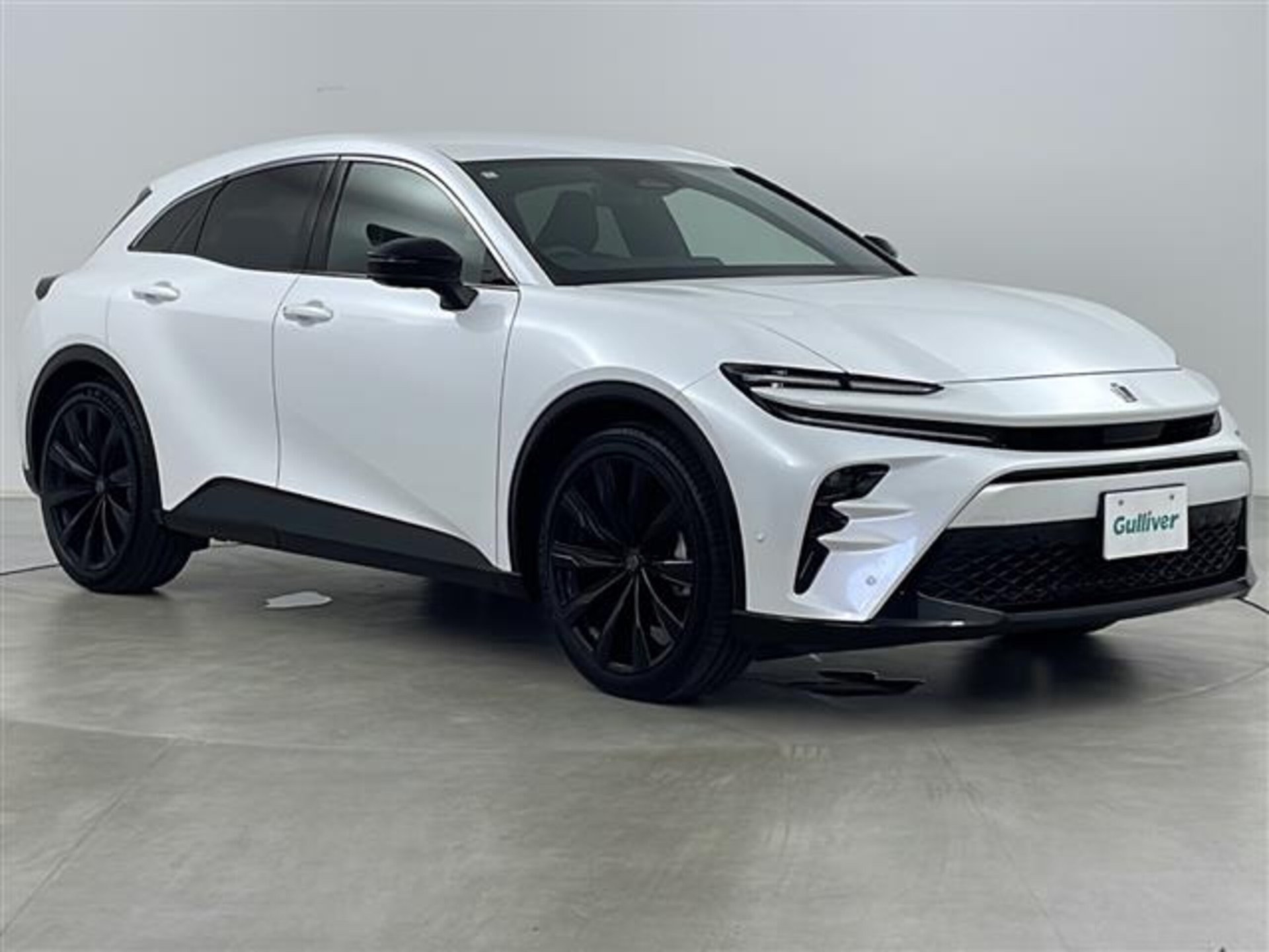 TOYOTA CROWN SPORT - View 1