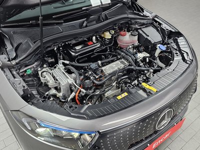 MERCEDES-BENZ EQA - 7