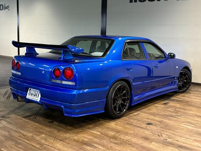 NISSAN SKYLINE - 10