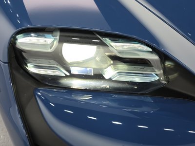 2021 Porsche TAYCAN photo 9