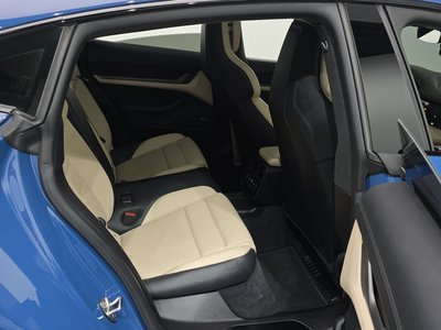 2021 Porsche TAYCAN 缩略图 17