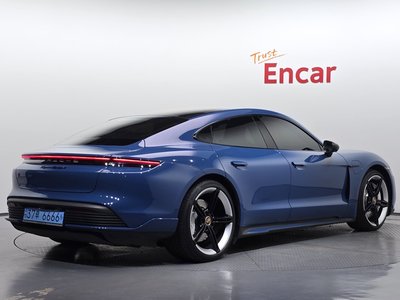 2021 Porsche TAYCAN photo 3