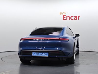 2021 Porsche TAYCAN photo 4