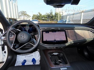 MERCEDES-BENZ E-CLASS - 5