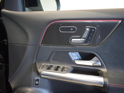 MERCEDES-BENZ GLA - 8