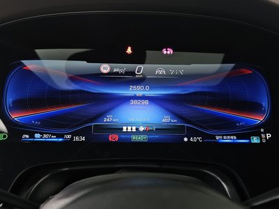 MERCEDES-BENZ EQS - 8