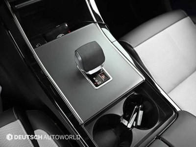 2025 LAND Rover RANGE ROVER VELAR photo 9