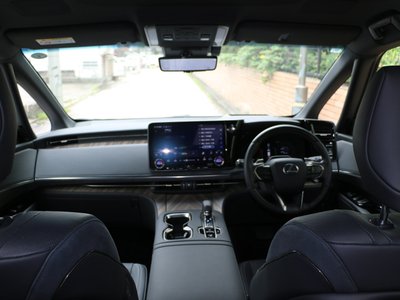 صورة مصغرة 16 لـ 2024 Lexus LM