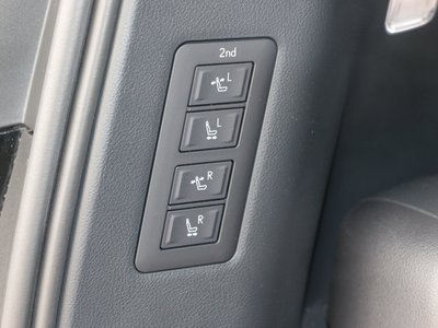 صورة مصغرة 32 لـ 2024 Lexus LM