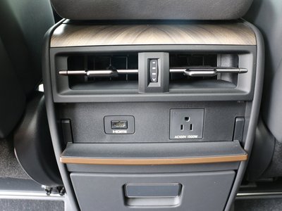 صورة مصغرة 39 لـ 2024 Lexus LM
