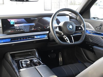 BMW I7 - 8