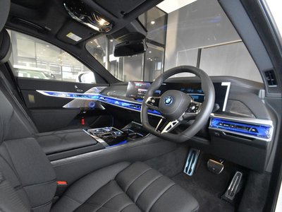 BMW I7 - 10