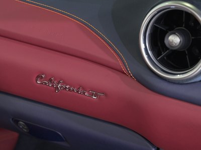 صورة مصغرة 40 لـ 2016 Ferrari CALIFORNIA T