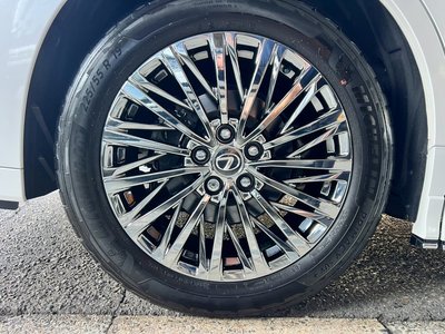 صورة 15 لـ 2024 Lexus LM