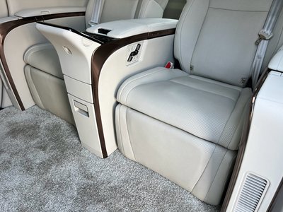 صورة 32 لـ 2024 Lexus LM