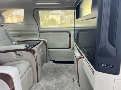 صورة 45 لـ 2024 Lexus LM