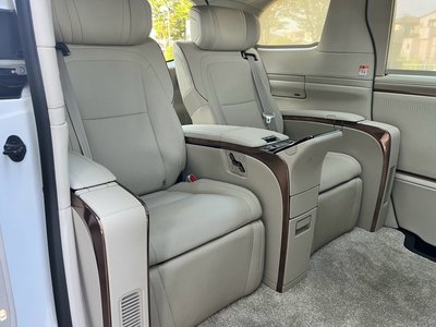 صورة 44 لـ 2024 Lexus LM