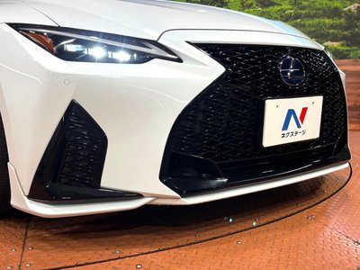 صورة 3 لـ 2021 Lexus IS