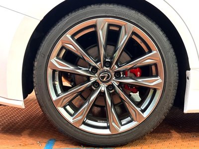 2021 Lexus IS — миниатюра 38