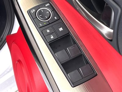 2021 Lexus IS — миниатюра 47