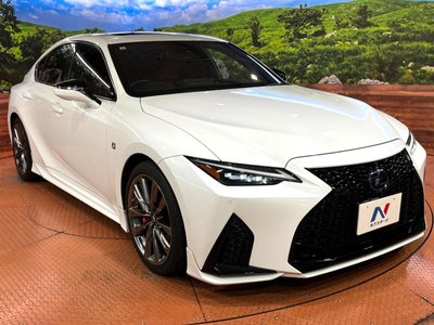 2021 Lexus IS — миниатюра 20