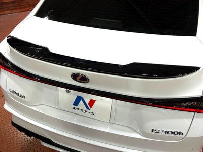 2021 Lexus IS — миниатюра 34