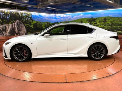 2021 Lexus IS — миниатюра 29