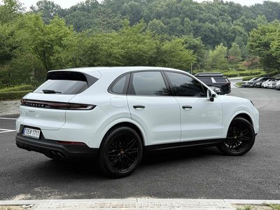 2024 Porsche CAYENNE 照片 3