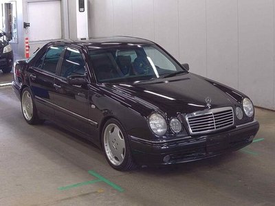 MERCEDES-BENZ E-CLASS - 1