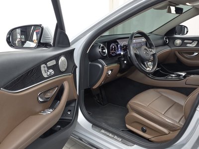 صورة 10 لـ 2017 Mercedes-BENZ E-CLASS