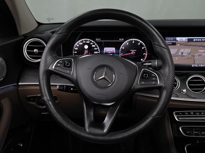 2017 Mercedes-BENZ E-CLASS — миниатюра 13