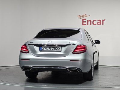 صورة 3 لـ 2017 Mercedes-BENZ E-CLASS