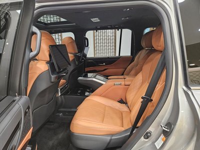 2025 Lexus LX — миниатюра 11