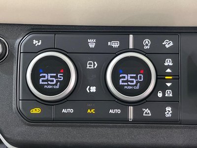 LAND ROVER DEFENDER - 5