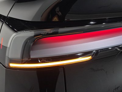 TESLA MODEL Y - 10