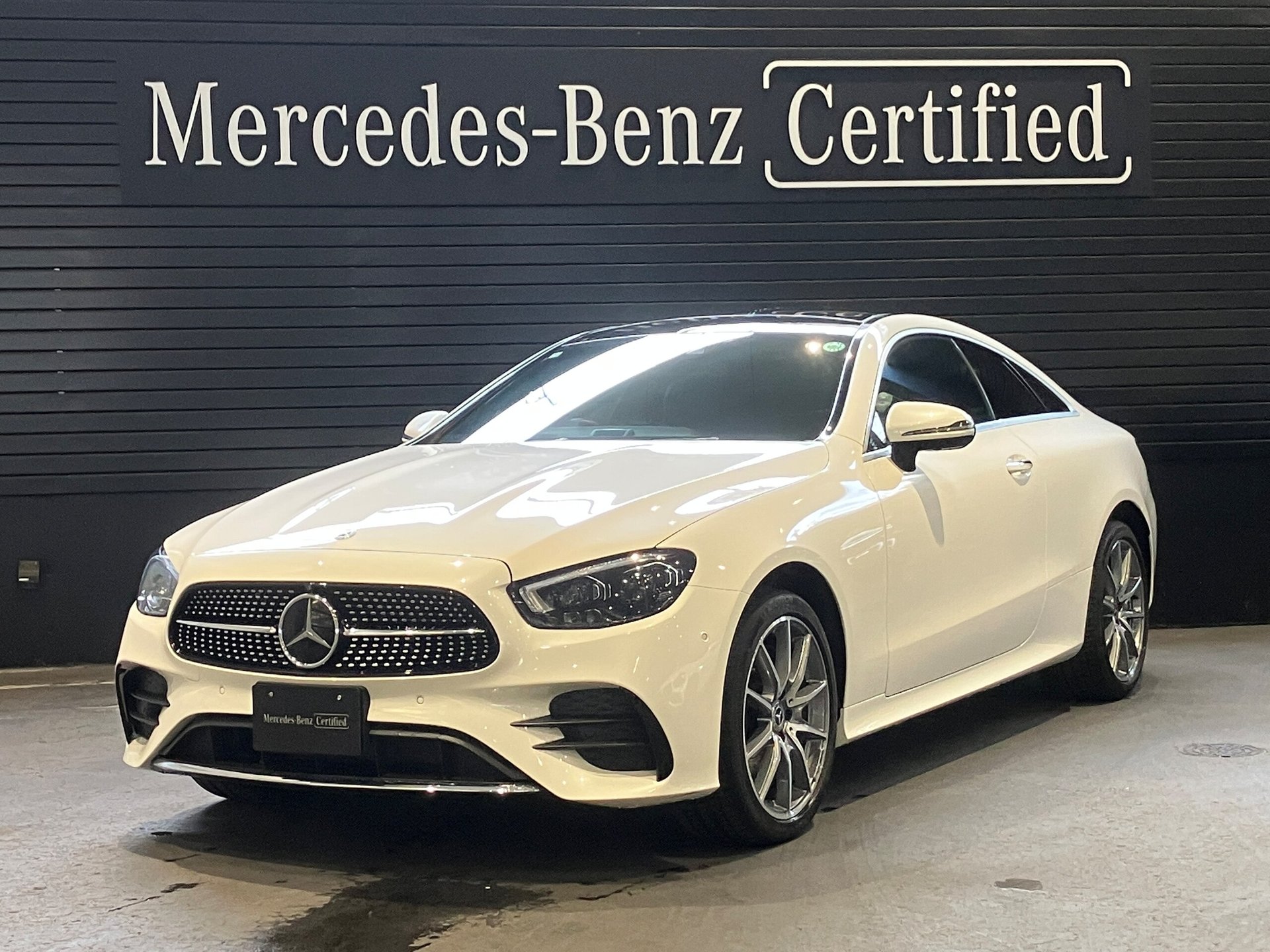 MERCEDES-BENZ E-CLASS - View 1