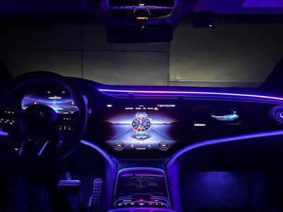 MERCEDES-BENZ EQE - 4