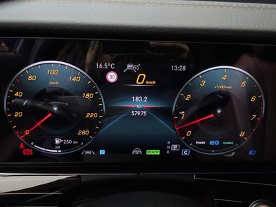 MERCEDES-BENZ E-CLASS - 8