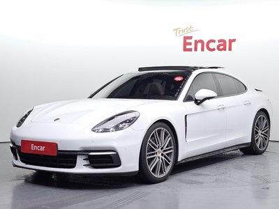 PORSCHE PANAMERA - 1