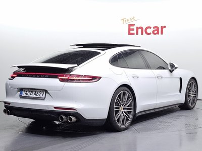 PORSCHE PANAMERA - 4