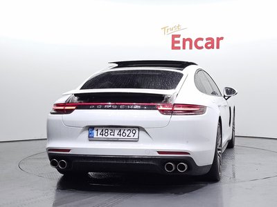 PORSCHE PANAMERA - 3