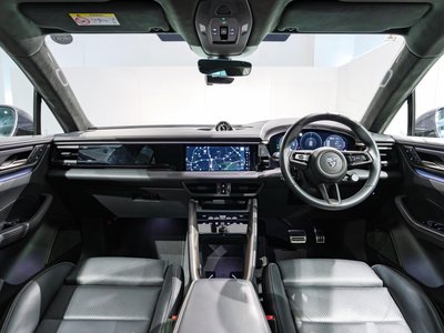 صورة 7 لـ 2025 Porsche MACAN